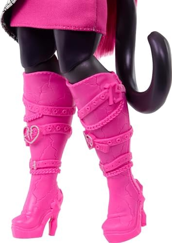 Monster High Catty Noir Doll, Werecat with Pet Cat Amulette & Accessories Like Backpack, Music Book, Microphone & More