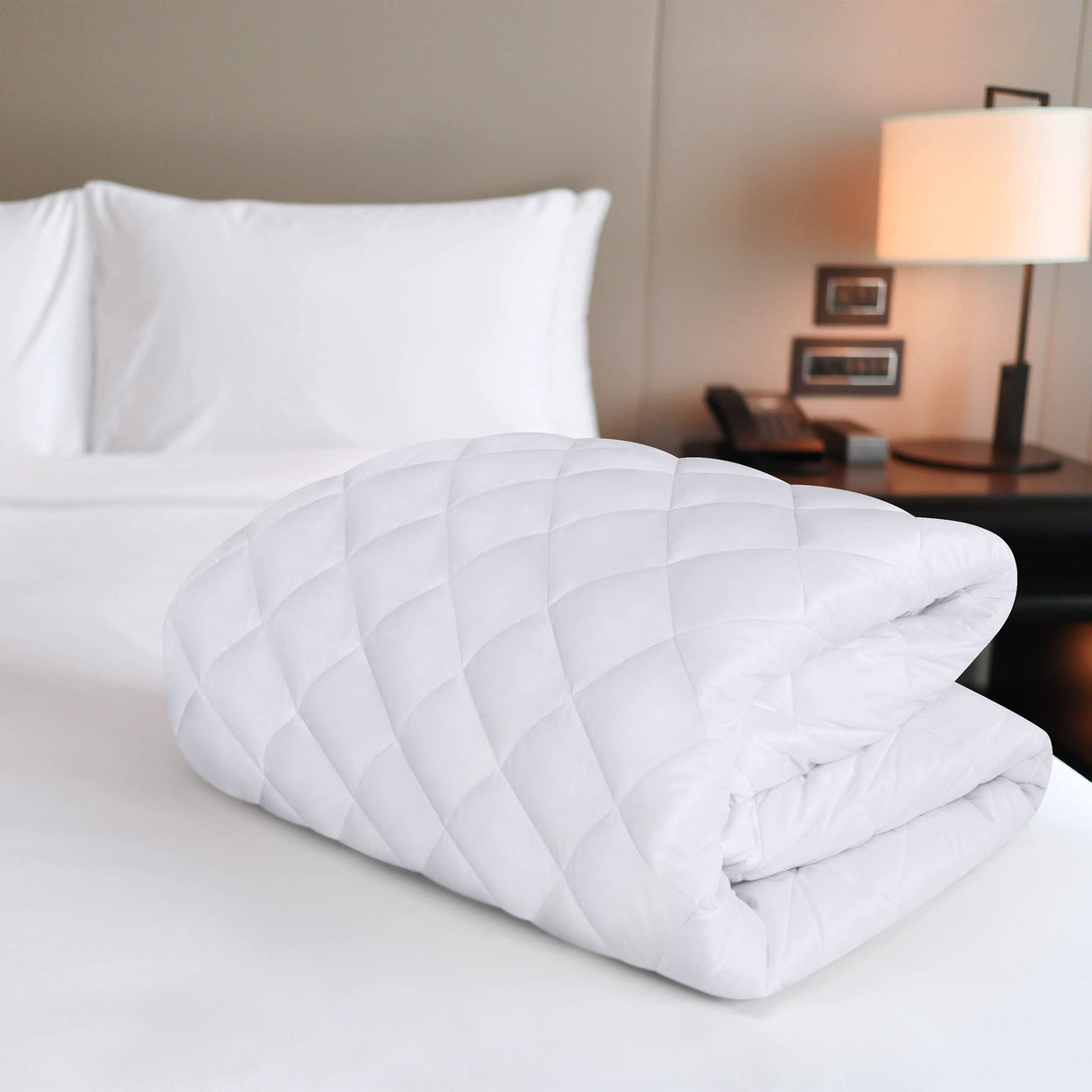 Quilted Fitted Mattress Pad, Twin Mattress Protector Topper with Deep Pocket Stretches up to 16 Inches, Machine Washable Mattress Cover (White)