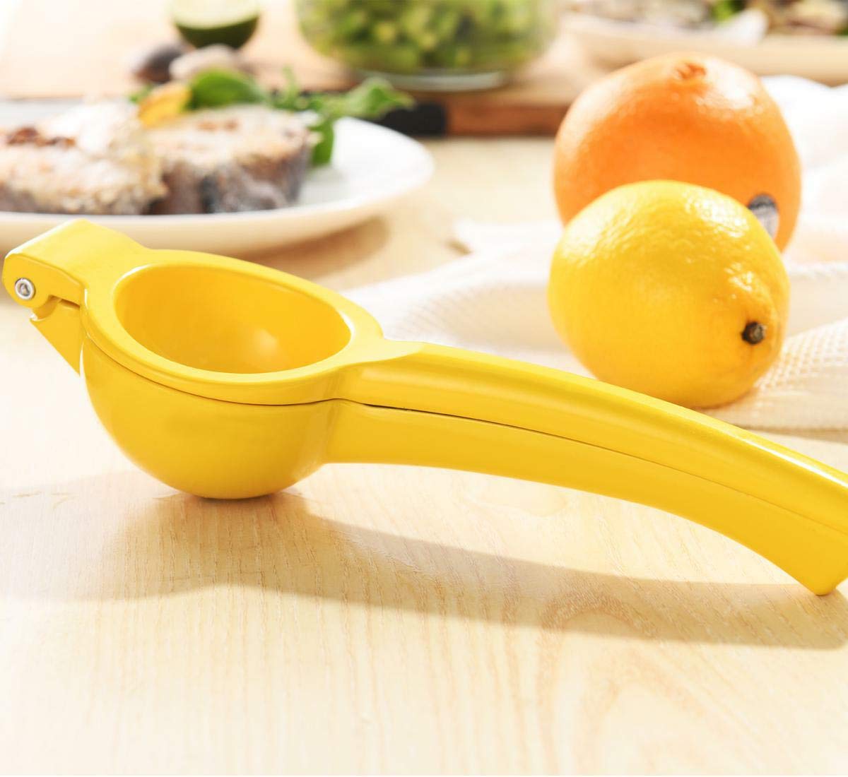 Manual Juicer Citrus Lemon Squeezer, Fruit Juicer Lime Press Metal, Professional Hand Juicer Kitchen Tool(Yellow)