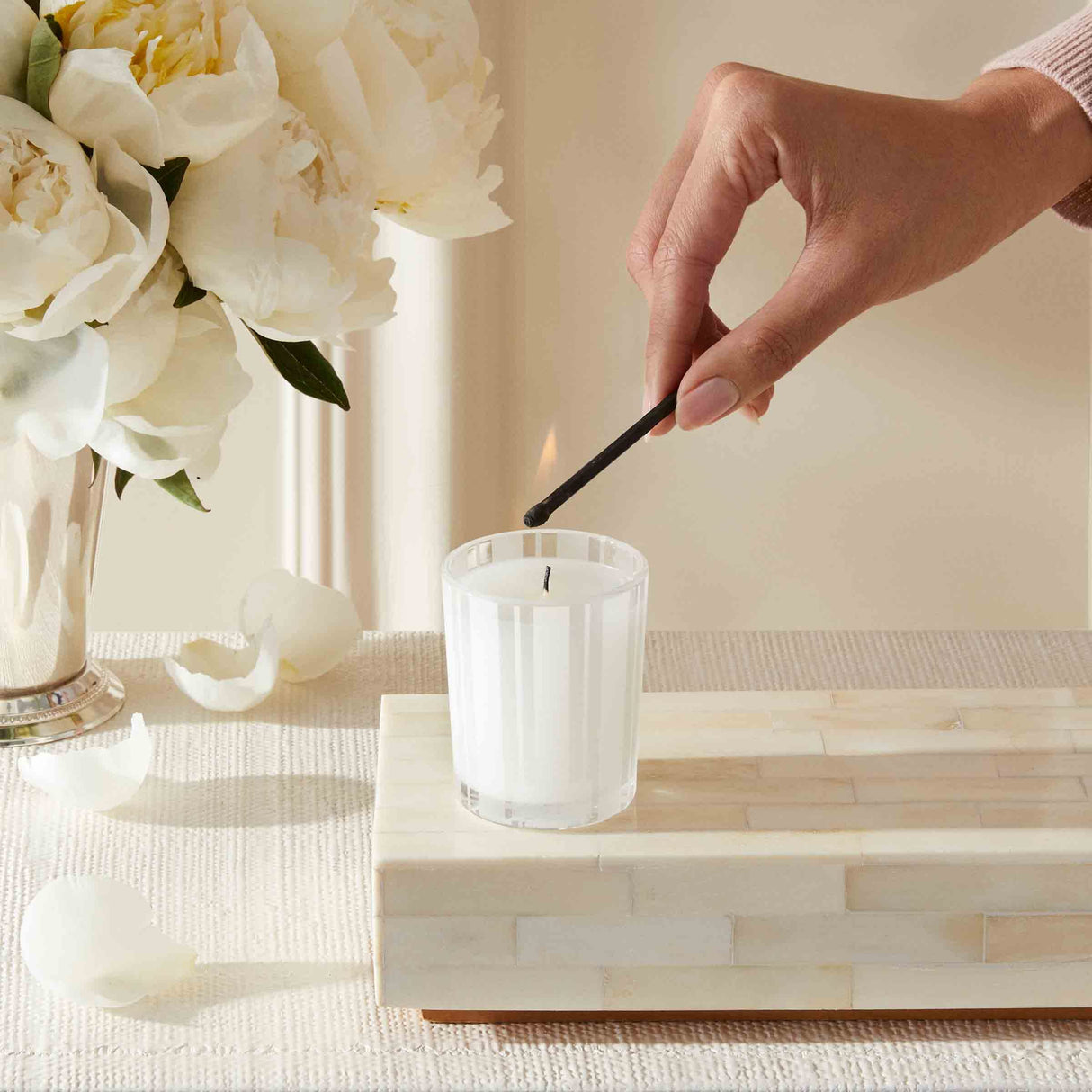 NEST Fragrances Rose Noir & Oud Votive Candle