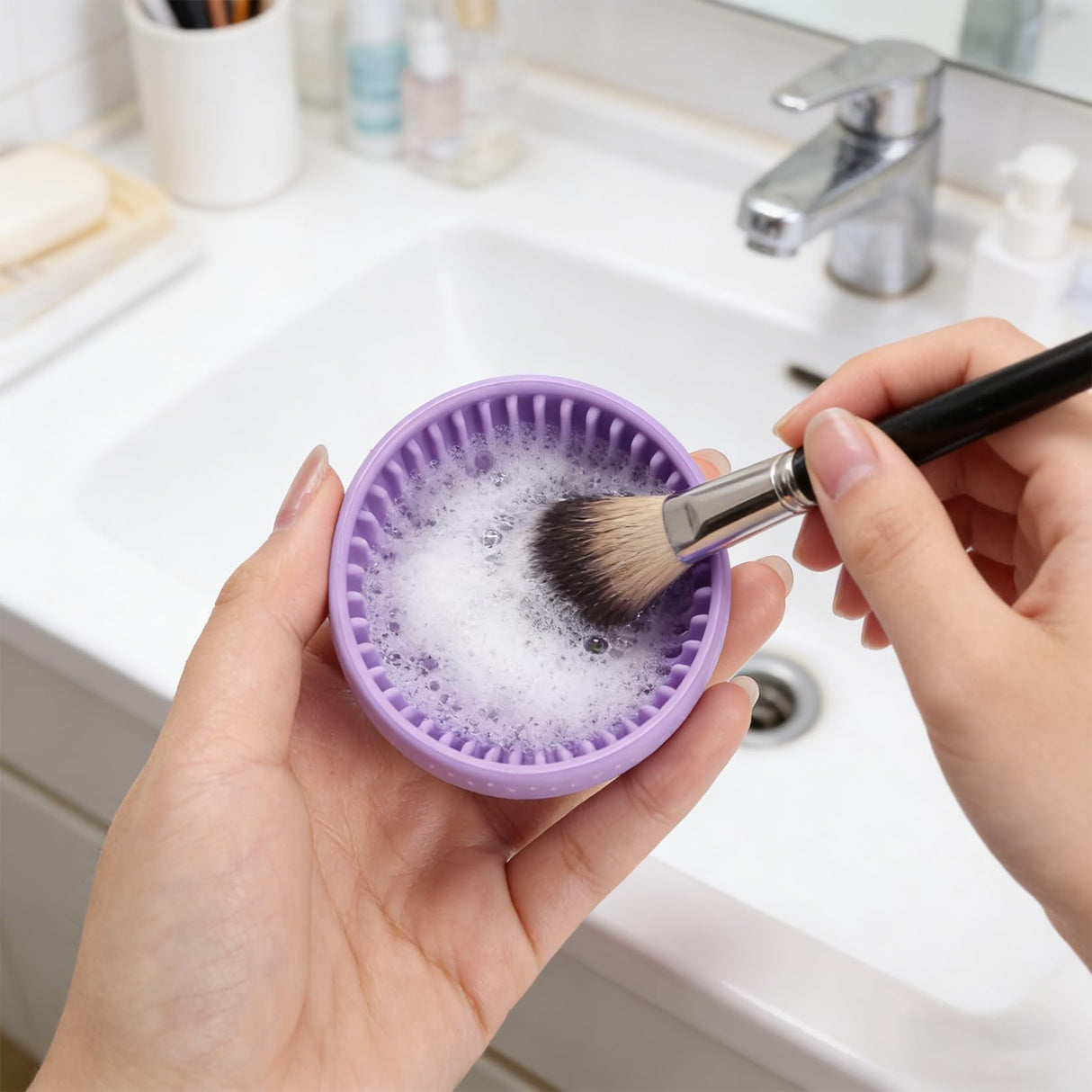Silicone Makeup Brush Cleaner Bowl – Portable Cosmetic Brush Scrubber Mat & Washing Tool – Textured Cleaning Cup for Face & Eye Brushes – Manual Beauty Sponge Washer for Travel & Home(Purple)