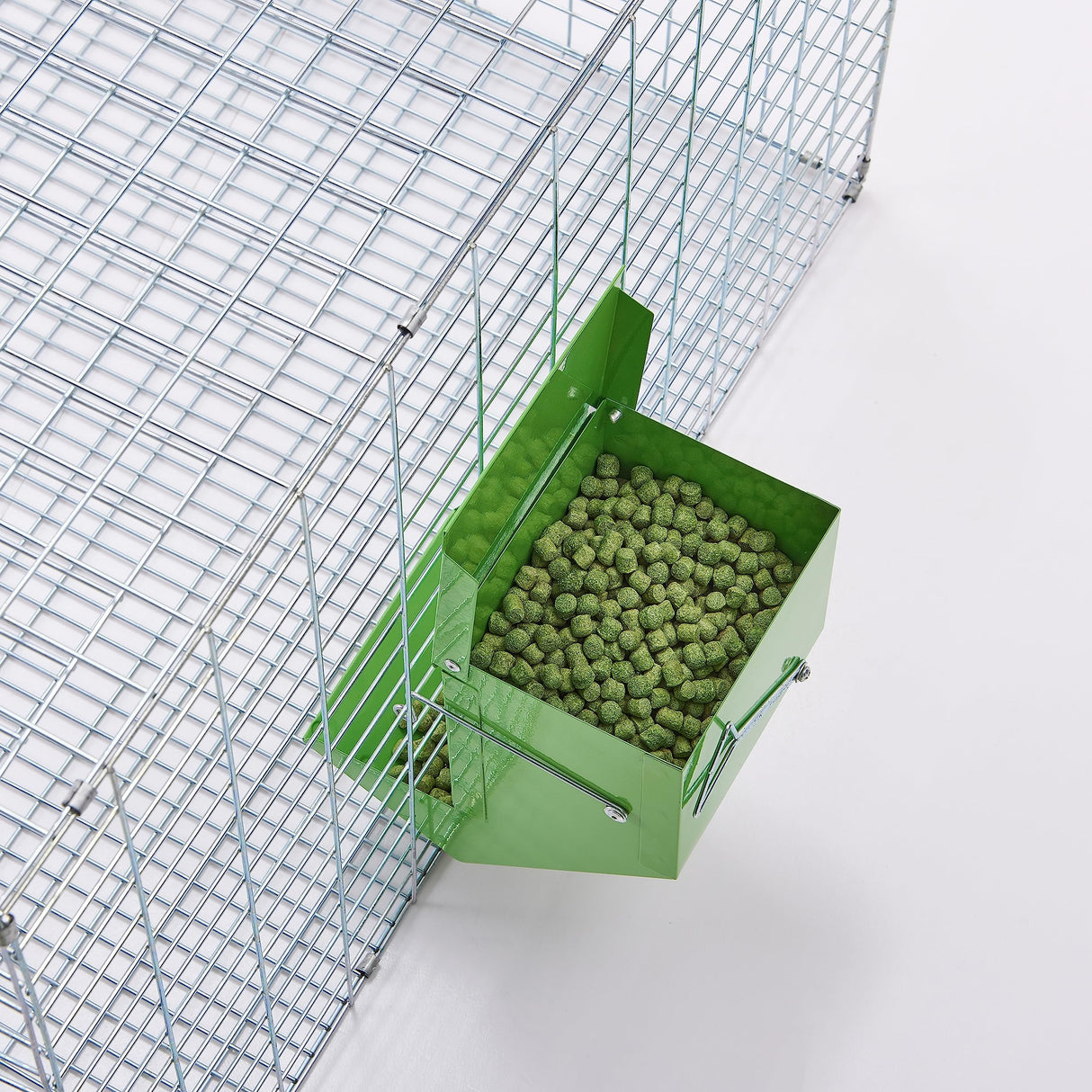 CounttyLivin Metal Small Animal Feeder with Lid, Heavy Duty, Large Capacity Food Dispenser, Great for Rabbits, Guinea Pigs, Chinchillas and Other Small Animals. (4.6 inch, Green)