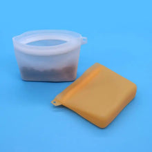 Load image into Gallery viewer, Silicone Dog Treat Bag Pet Training Treat Pouch Dog Portable Dog Training Bag Waterproof Training Dog Cat Silicone Snack Bag