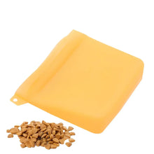 Load image into Gallery viewer, Silicone Dog Treat Bag Pet Training Treat Pouch Dog Portable Dog Training Bag Waterproof Training Dog Cat Silicone Snack Bag