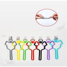 Load image into Gallery viewer, Dog Poop Bag Holder Pet Waste Carrier Clip Hands-Free Dog Leash Dispenser Outdoor Walking Puppy Poop Bags Clip Easy To Carry