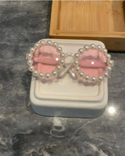 Load image into Gallery viewer, Pet Accessories Flower Sunglasses Circular Role Playing Glasses Photo Props Glasses For Cats And Small And Paracord Dog Leash