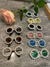 Load image into Gallery viewer, Pet Accessories Flower Sunglasses Circular Role Playing Glasses Photo Props Glasses For Cats And Small And Paracord Dog Leash