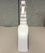 Load image into Gallery viewer, Rocco &amp; Roxie Supply Co. Stain &amp; Strong Odor Eliminator, Enzyme Cleaner, Pet Odor Eliminator for Home - Carpet Stain Remover for Cats &amp; Dog Pee - Urine Destroyer - Carpet Cleaner Spray Clear, 32 Fl Oz
