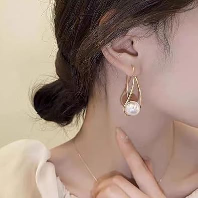 1Pair Twisted Pearl Earrings, Gold Tone, Fashion Jewelry for Women, Elegant Drop Earring for Casual Wear, Stylish Accessories for Everyday Use (Golden)