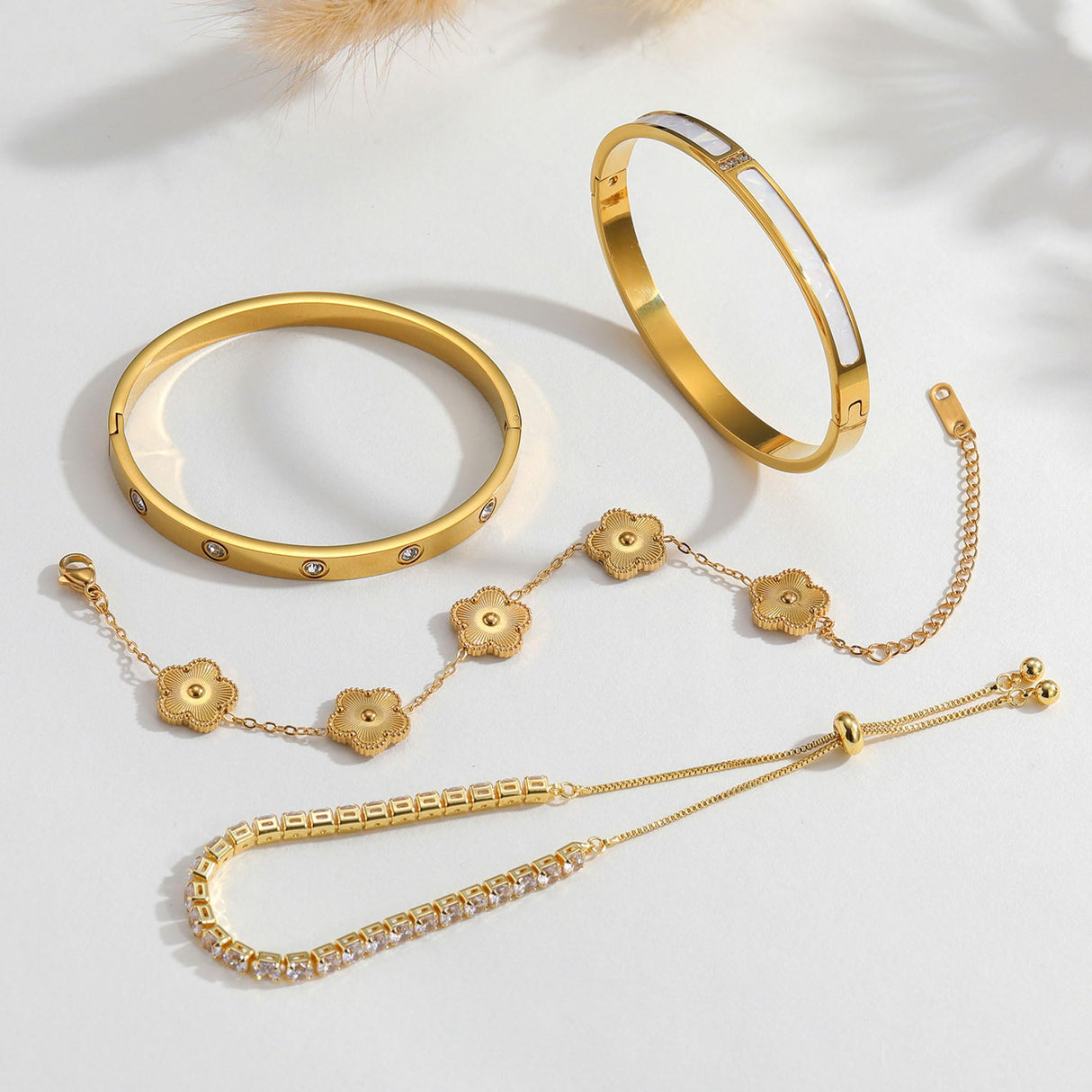 SEADAY 18K Gold Plated Stackable Bangles Bracelets for Women - 4 Pcs Gold Bracelet Set Trendy Stainless Steel Fashion Accessories, Dainty Stacked Jewelry Set Gift for Daily Wear Five Leaf Clover