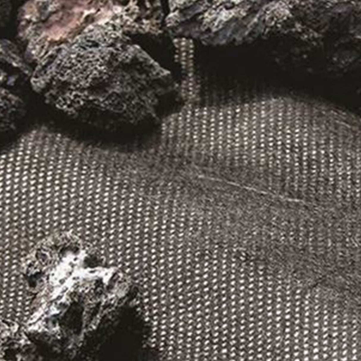DeWitt 3-Ounce Weed-Barrier Pro Fabric, 4 x 300-Feet, Black