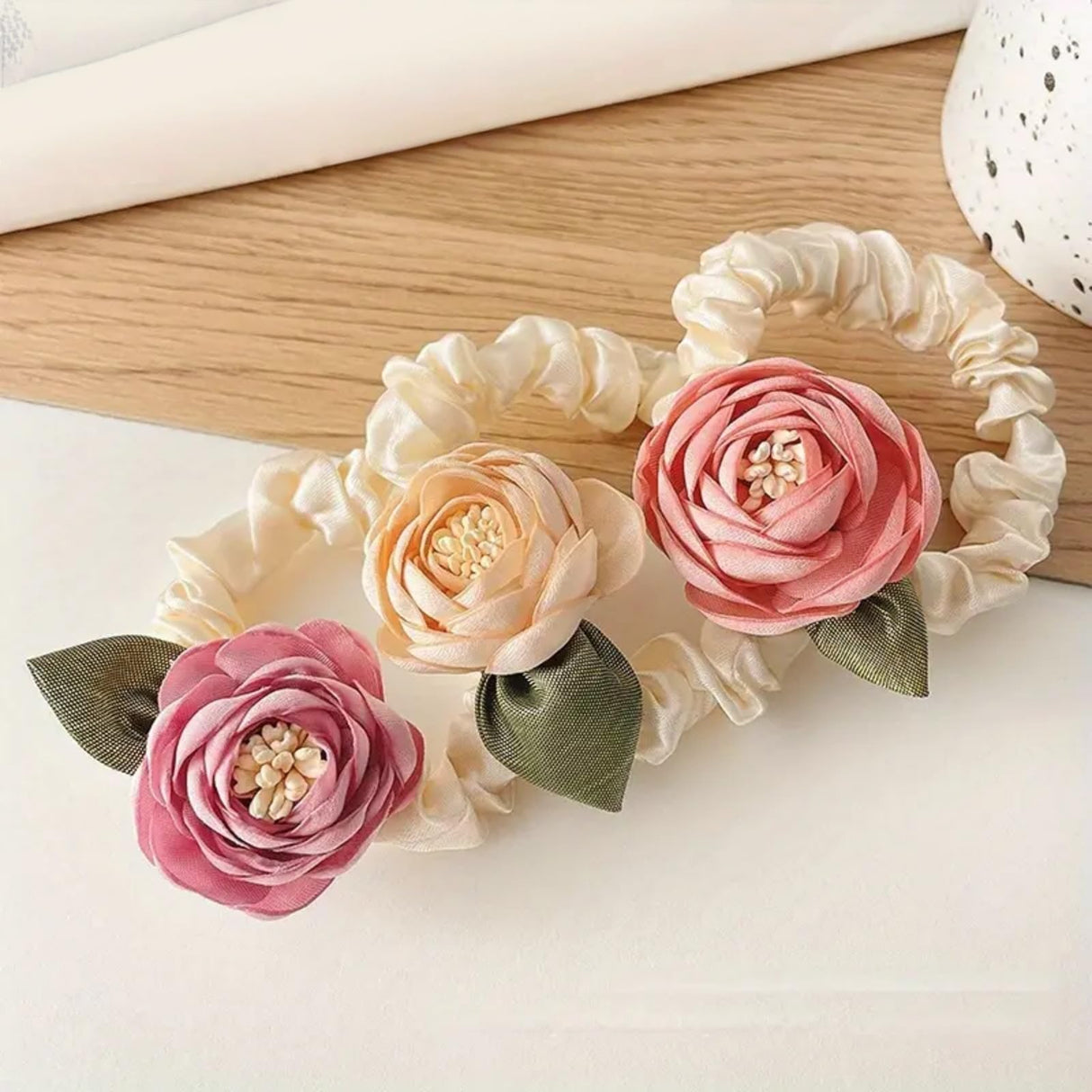 Elegant Satin Flower Hair Scrunchies Set, Handmade Camellia Hair Bands for Women, Fashion Floral Elastic Ponytail Holders