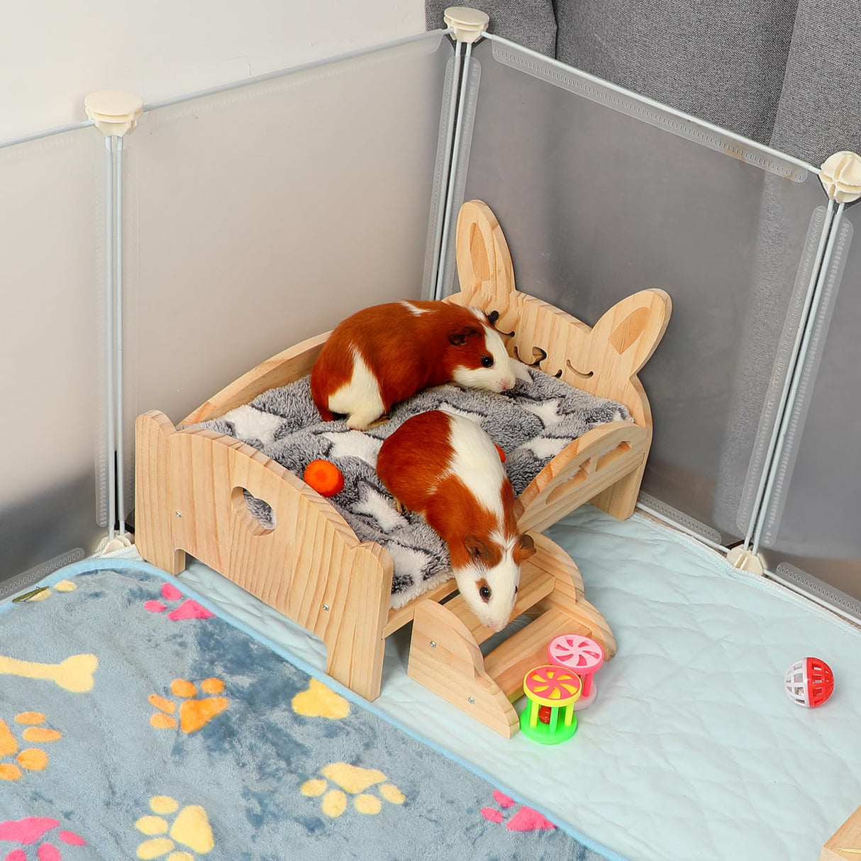 Rypet Wooden Guinea Pig Bed with Stairs and Mat Cozy Small Animals Cushion Bed Detachable Small Pet Hut Habitats for Guinea Pig Dwarf Rabbit Chinchillas Hamster Ferret