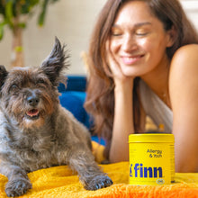 Load image into Gallery viewer, Finn Allergy &amp; Itch for Dogs | Daily Support for Itchy Skin, Immune Health &amp; Seasonal Allergies from Colostrum, Bee Propolis + Probiotics | 90 Soft Chews
