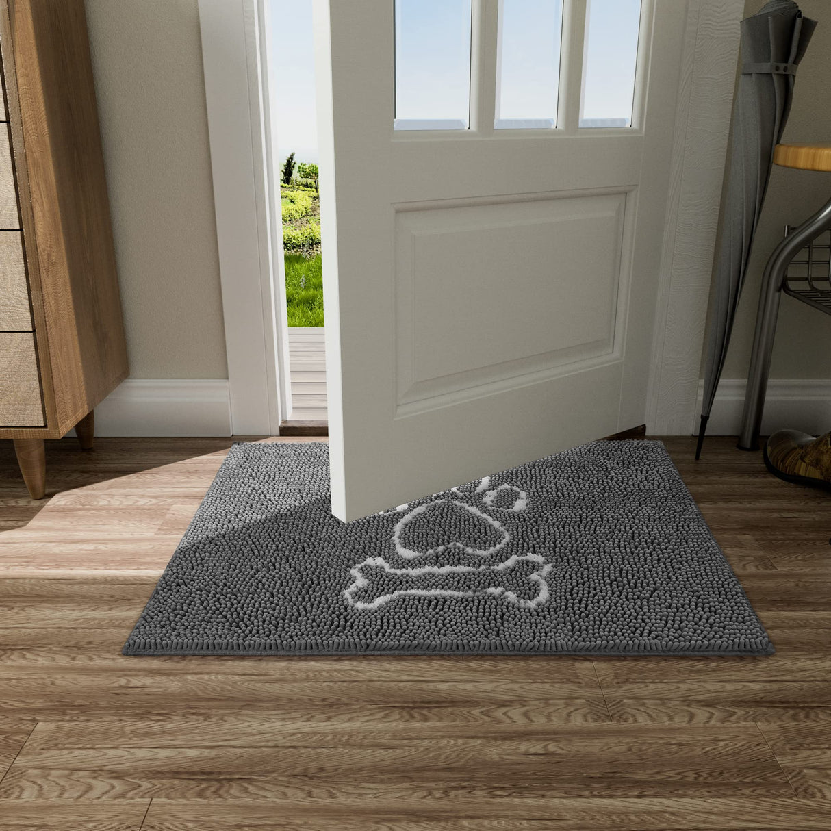 AROGAN Indoor Door Mat Entryway Rug Traps Mud and Water, Chenille Doormat for Muddy Shoes and Dog Paws, Machine Washable Doormat, Front Door Mat, Busy Area Dog Rugs for Floors, Entrance, 20x32 Grey