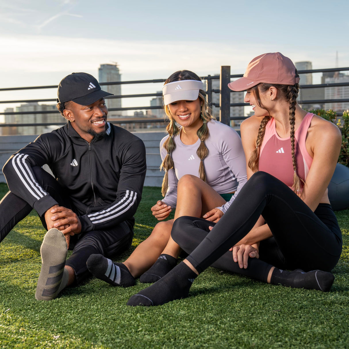 adidas Women's Superlite Visor – Lightweight Moisture-Wicking Running Tennis Hat, White/Silver Metallic/3, OSFA