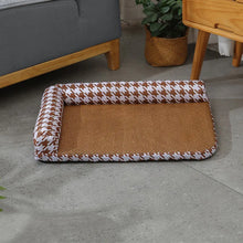 Load image into Gallery viewer, The Cat and Dog House Uses Large Straw MATS, Cat Beds, Ice Beds, Semi-disassembled and Washed Bamboo Mat MATS Pet Ice Pad
