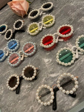 Load image into Gallery viewer, Pet Accessories Flower Sunglasses Circular Role Playing Glasses Photo Props Glasses For Cats And Small And Paracord Dog Leash
