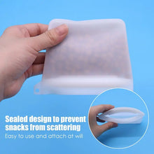 Load image into Gallery viewer, Silicone Dog Treat Bag Pet Training Treat Pouch Dog Portable Dog Training Bag Waterproof Training Dog Cat Silicone Snack Bag
