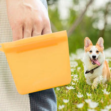 Load image into Gallery viewer, Silicone Dog Treat Bag Pet Training Treat Pouch Dog Portable Dog Training Bag Waterproof Training Dog Cat Silicone Snack Bag
