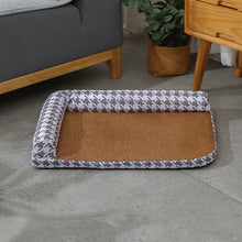 Load image into Gallery viewer, The Cat and Dog House Uses Large Straw MATS, Cat Beds, Ice Beds, Semi-disassembled and Washed Bamboo Mat MATS Pet Ice Pad
