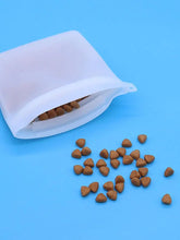 Load image into Gallery viewer, Silicone Dog Treat Bag Pet Training Treat Pouch Dog Portable Dog Training Bag Waterproof Training Dog Cat Silicone Snack Bag
