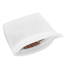 Load image into Gallery viewer, Silicone Dog Treat Bag Pet Training Treat Pouch Dog Portable Dog Training Bag Waterproof Training Dog Cat Silicone Snack Bag
